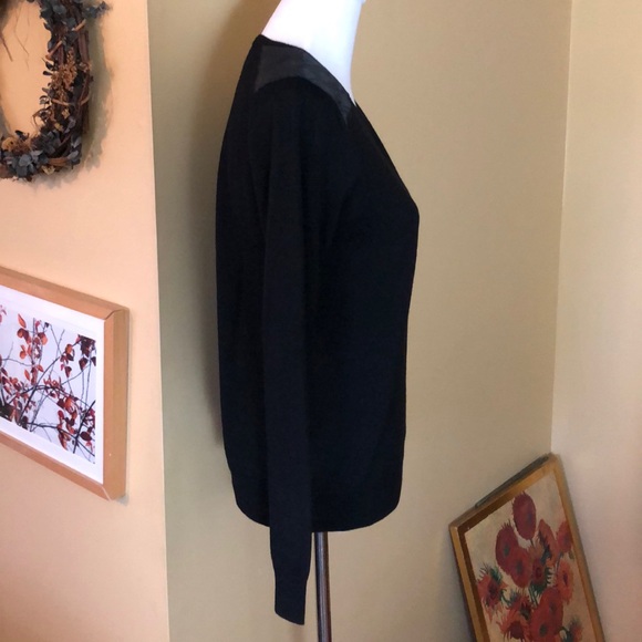 TAHARI size Medium ExtraFine Merino Wool Quilted Satin Shoulder patch  $178 NEW - Picture 5 of 10